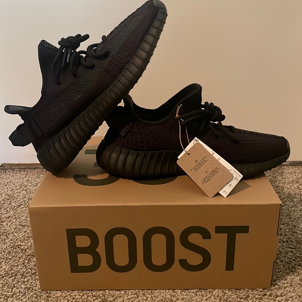 Yeezy Boost 350 V2